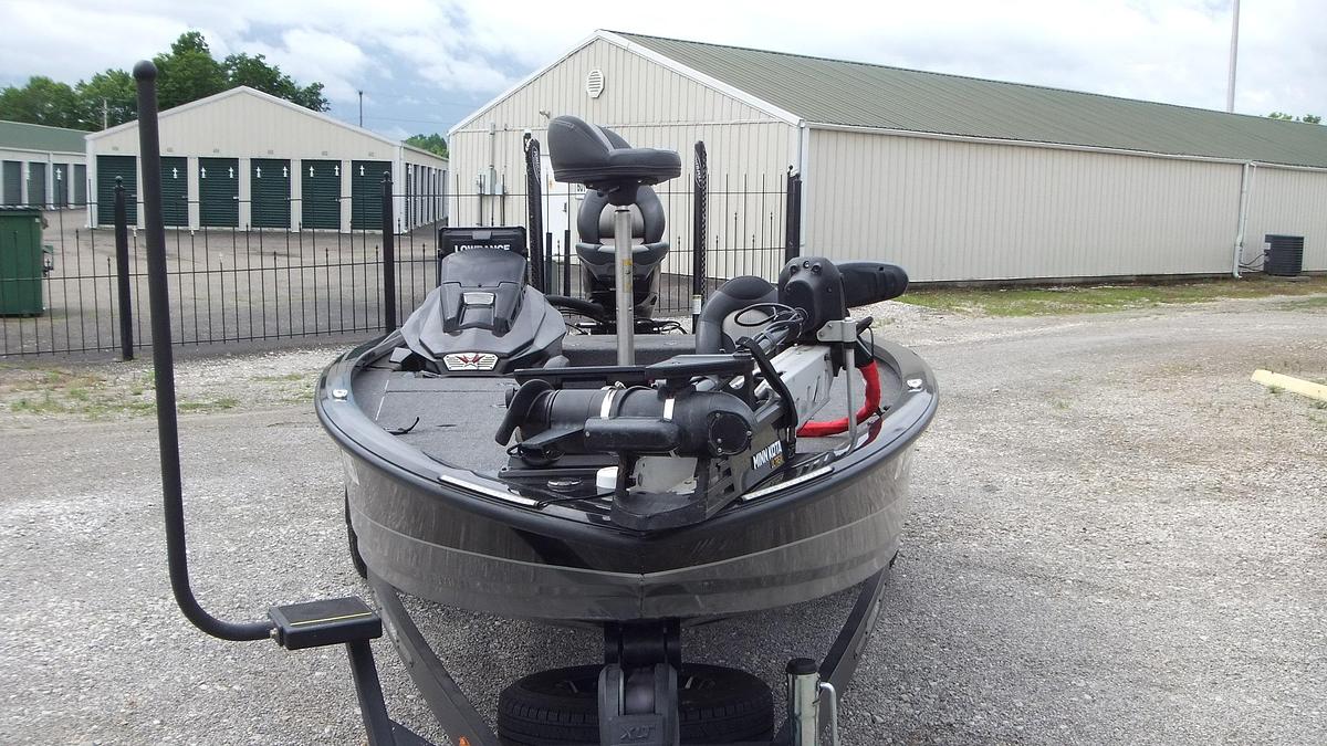 Used 2019  Vexus Boats AVX 1980