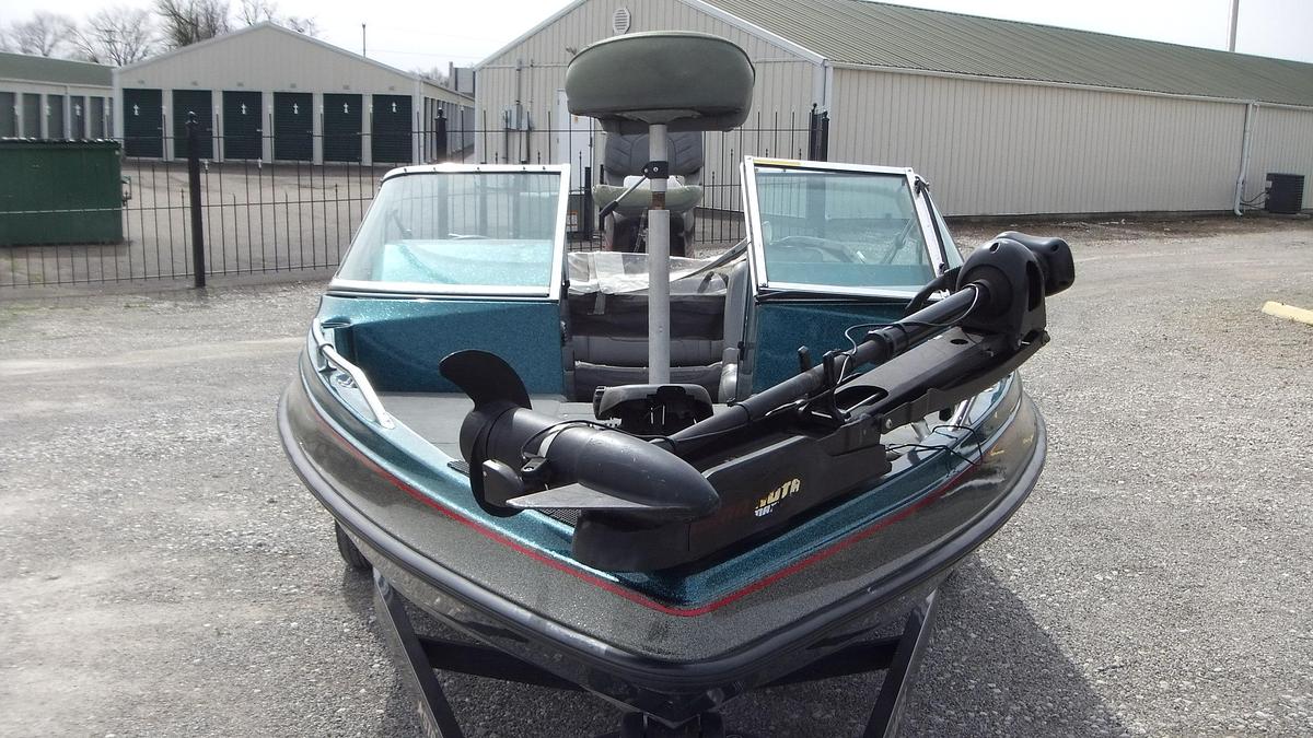 Used 2002 Stratos Boats 18XL F/S