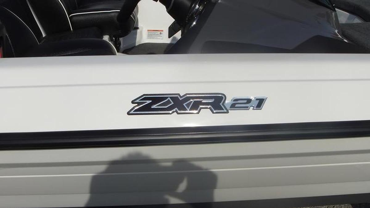 2025 Skeeter Boats ZXR21