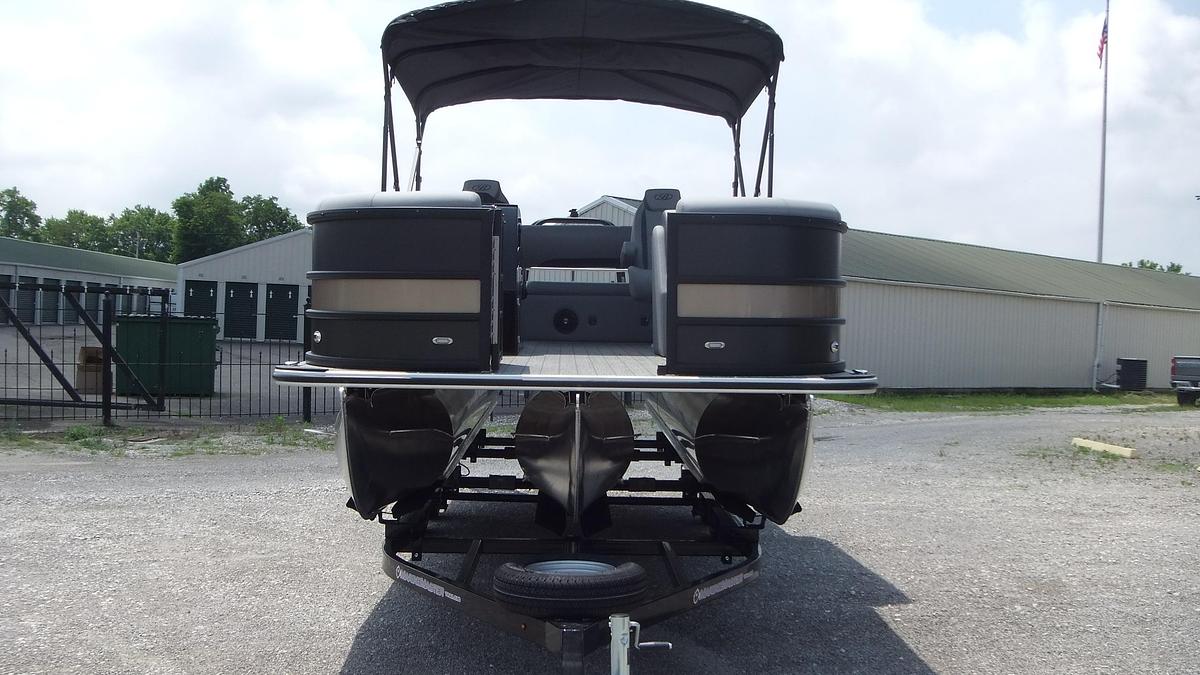 2027 Bentley Pontoons Legacy 223 Swingback