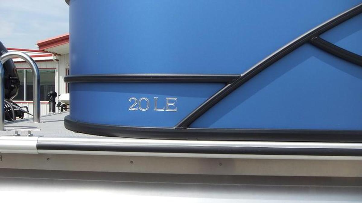 2025 Bentley Pontoons LE200 CW