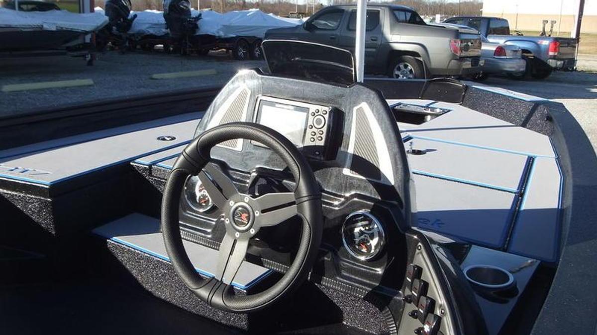 2025 Xpress Boats H17