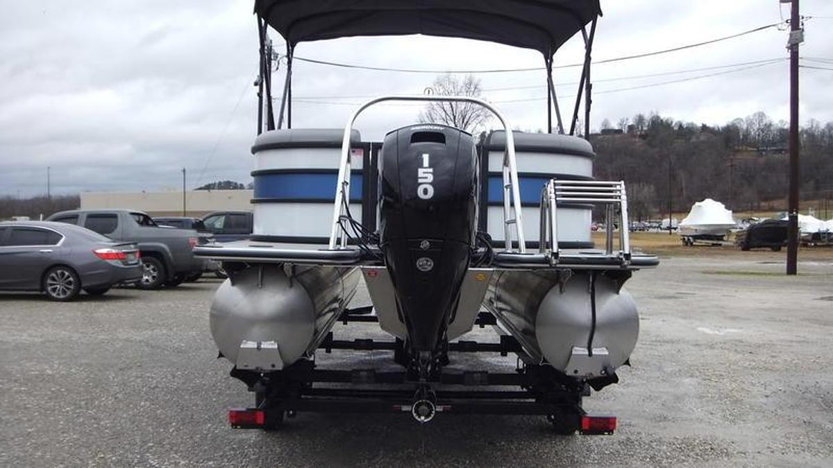 2025 Bentley Pontoons Bolt 223