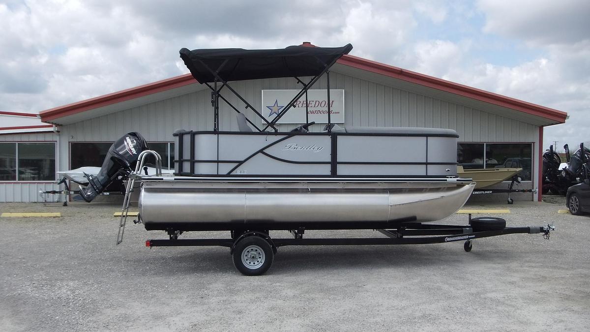 2026 Bentley Pontoons LE180