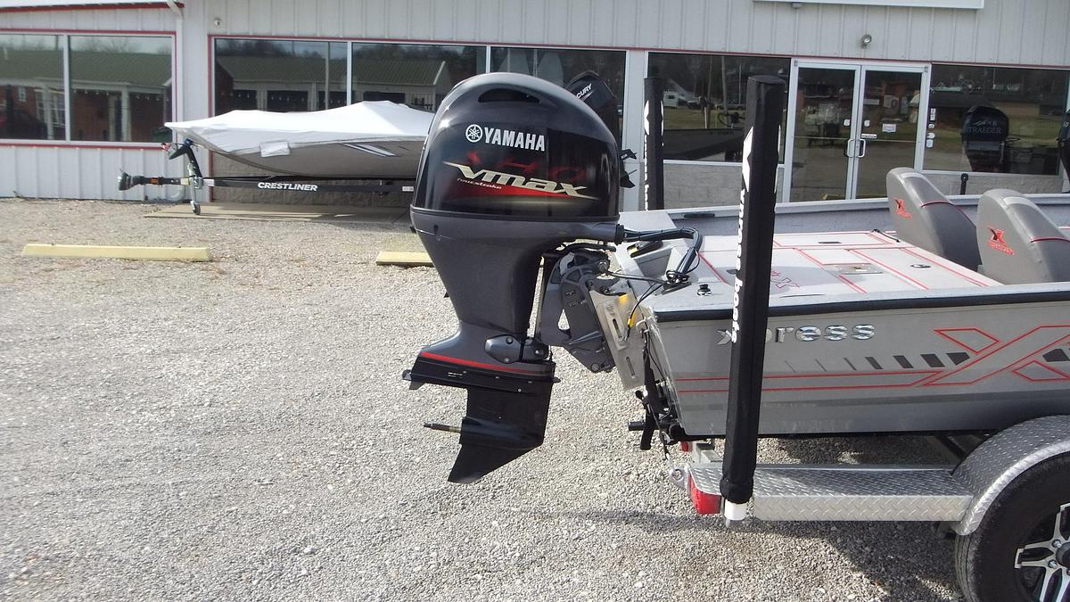Used 2022  Xpress Boats H17