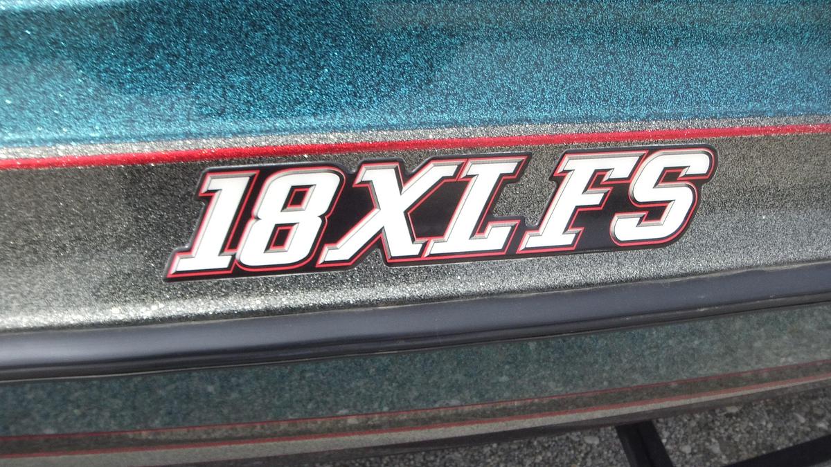 Used 2002 Stratos Boats 18XL F/S