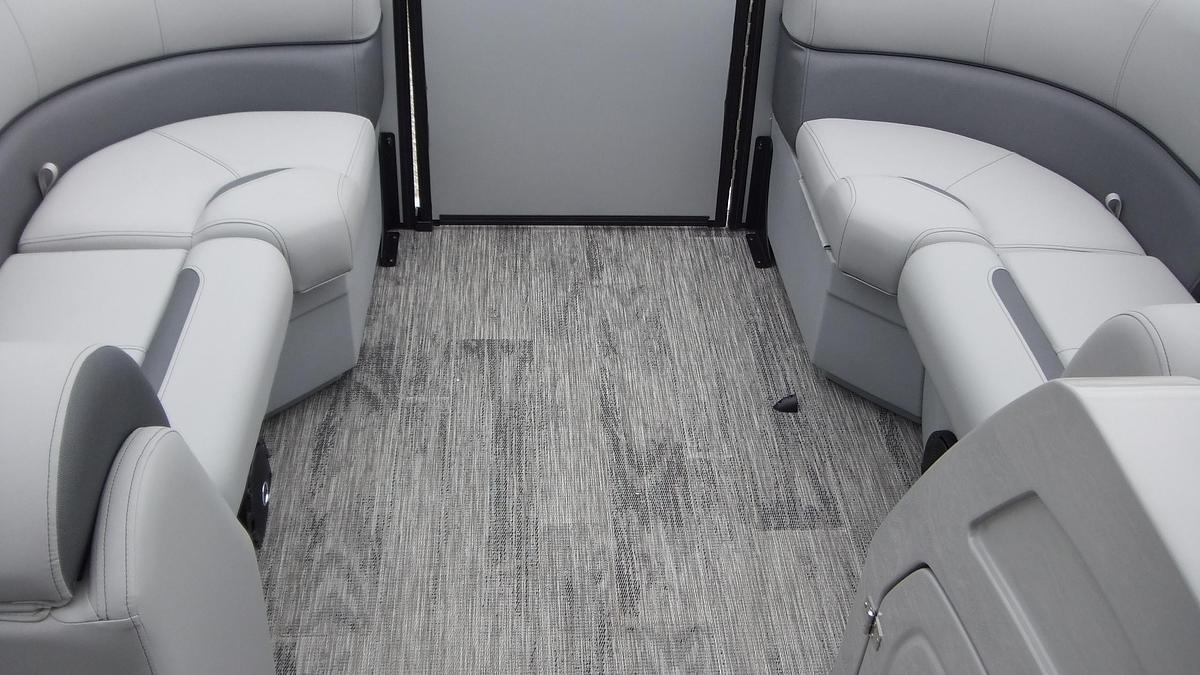 2026 Bentley Pontoons Legacy 200 Swingback
