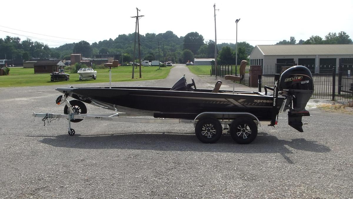 2027 Xpress Boats H20