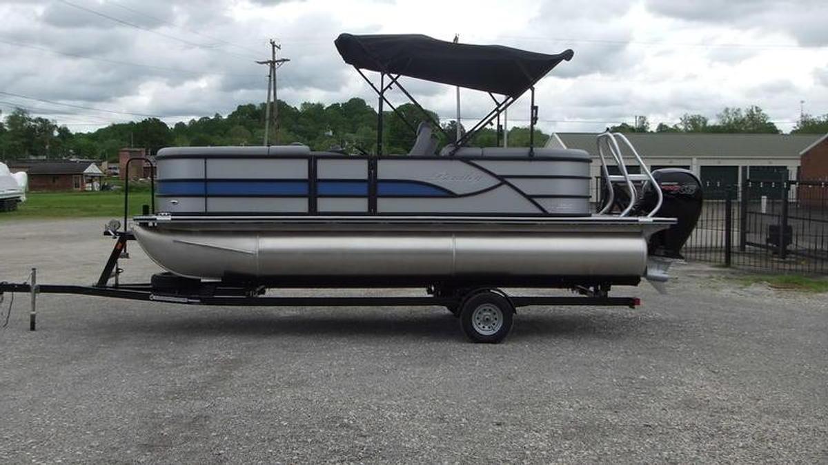 2025 Bentley Pontoons Legacy 200 Navigator