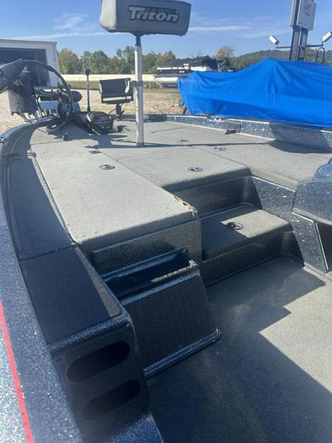 Used 2004 Triton Boats TR186