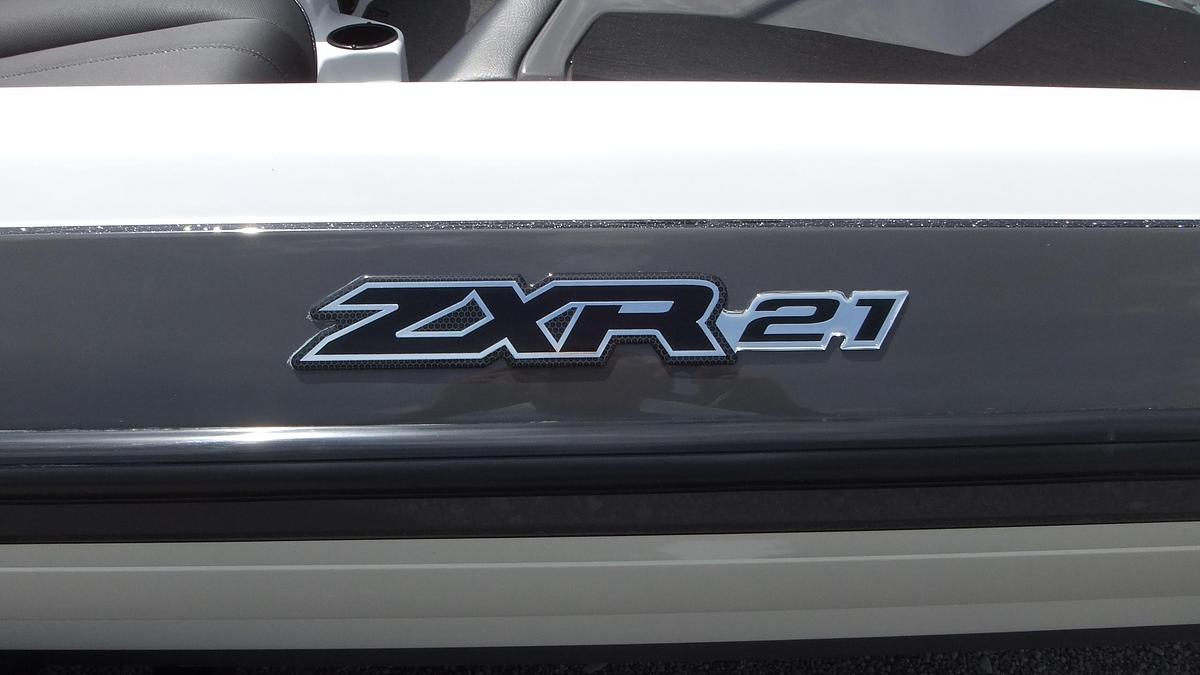 2025 Skeeter Boats ZXR21