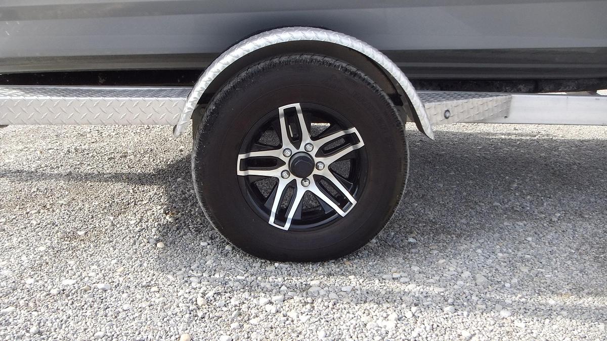 Used 2022  Xpress Boats H17