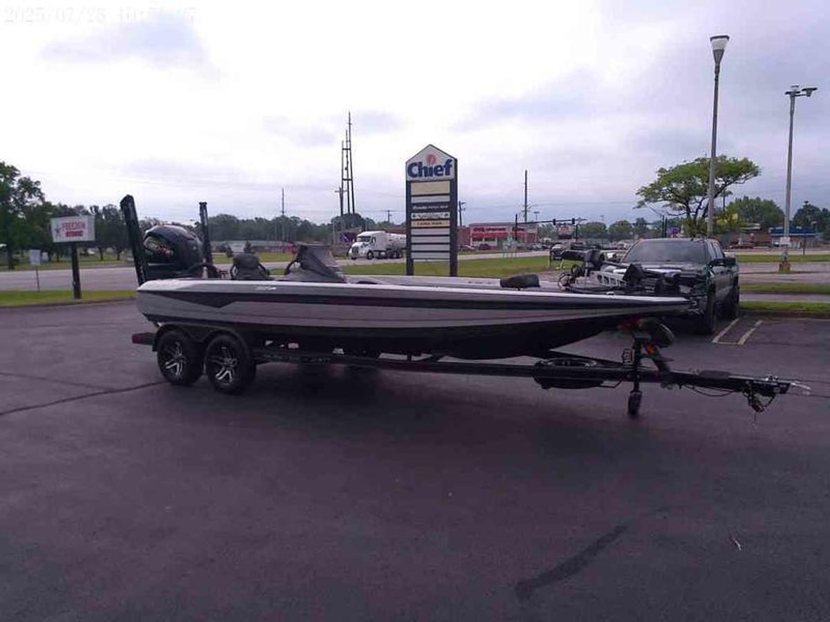 2025 Skeeter Boats ZXR21