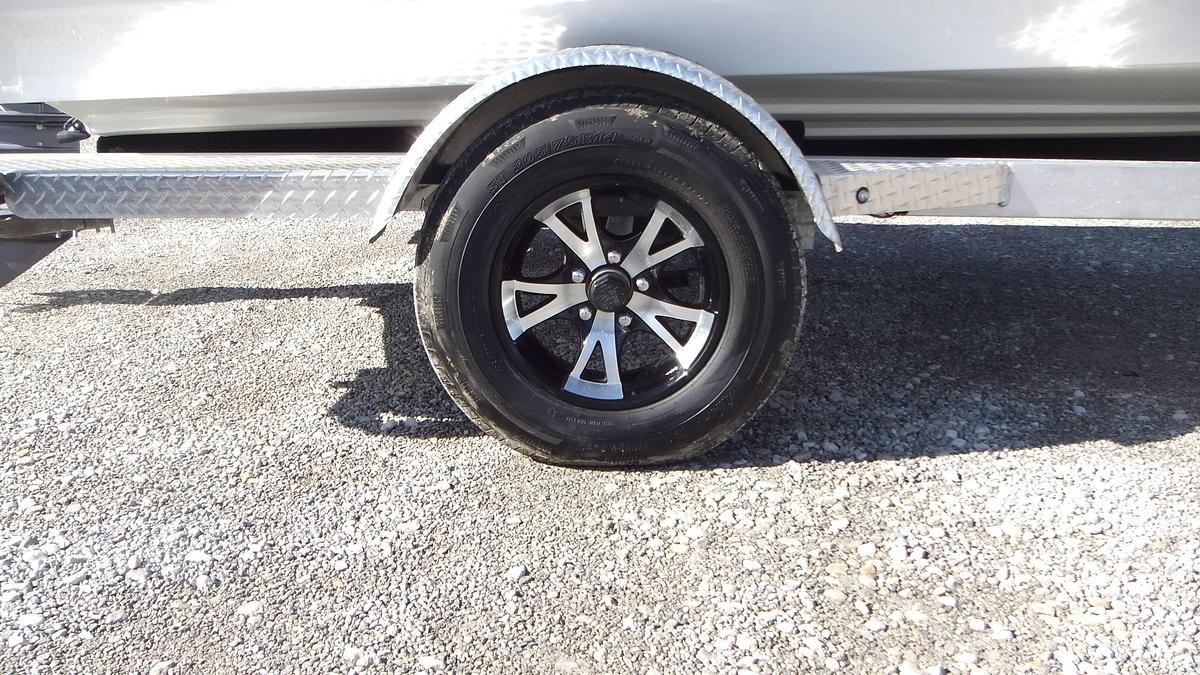 2025 Xpress Boats H17