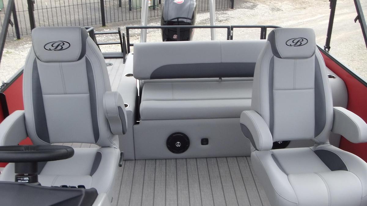 2026 Bentley Pontoons Legacy 223 Swingback