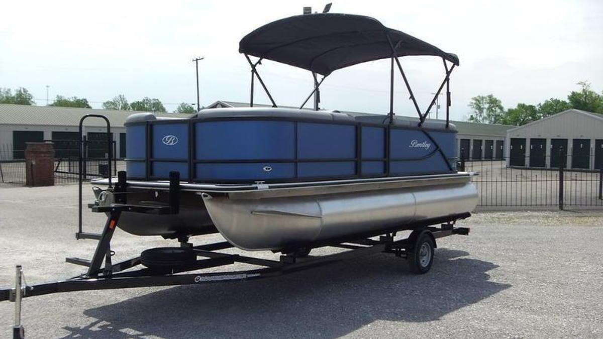 2025 Bentley Pontoons LE200 CW