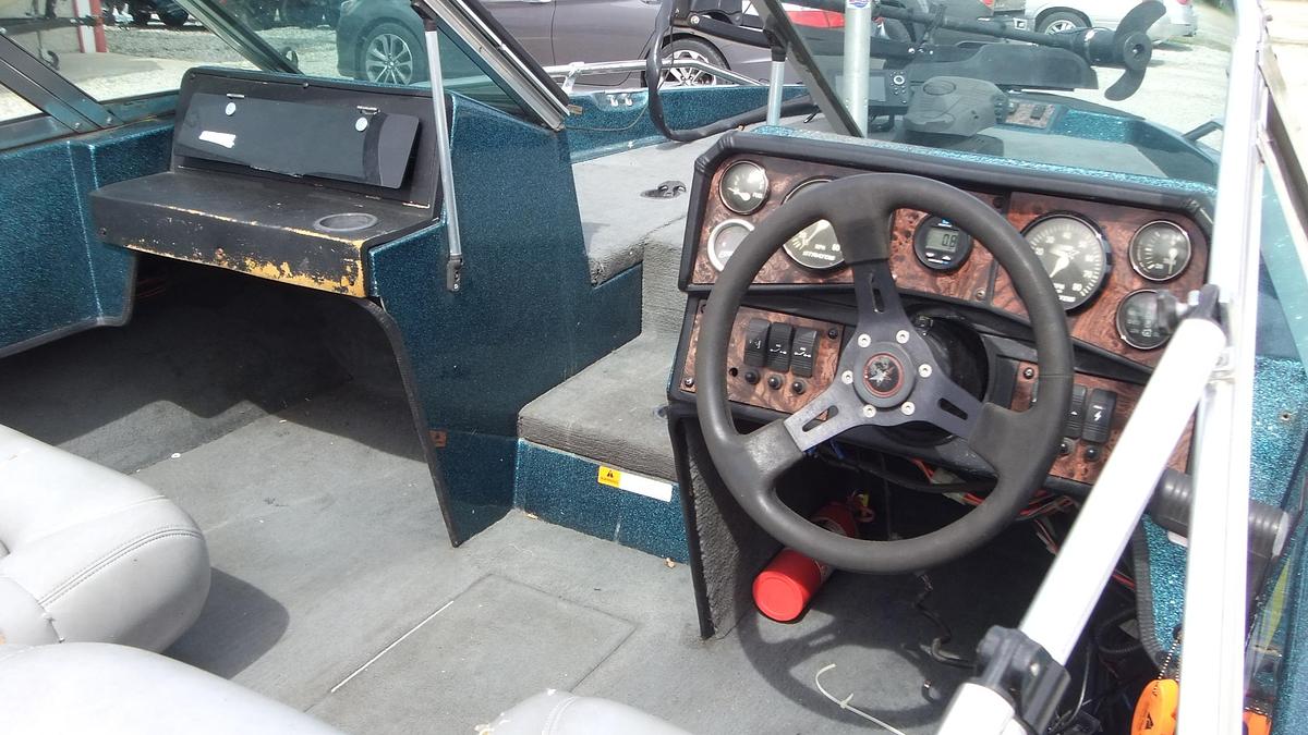 Used 2002 Stratos Boats 18XL F/S