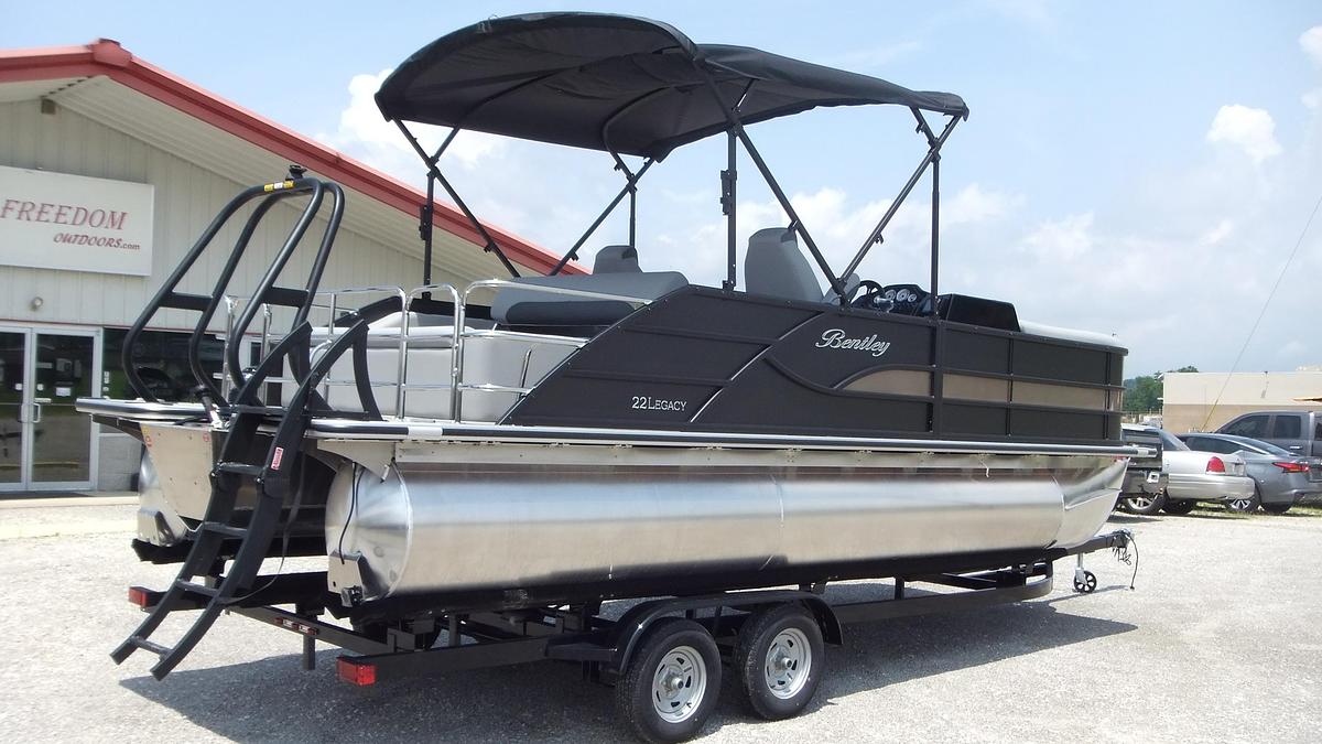 2027 Bentley Pontoons Legacy 223 Swingback