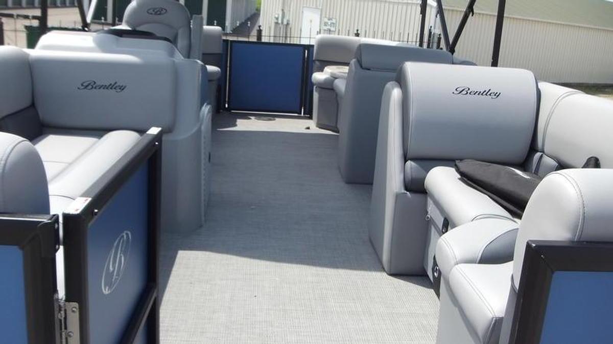 2025 Bentley Pontoons LE200 CW