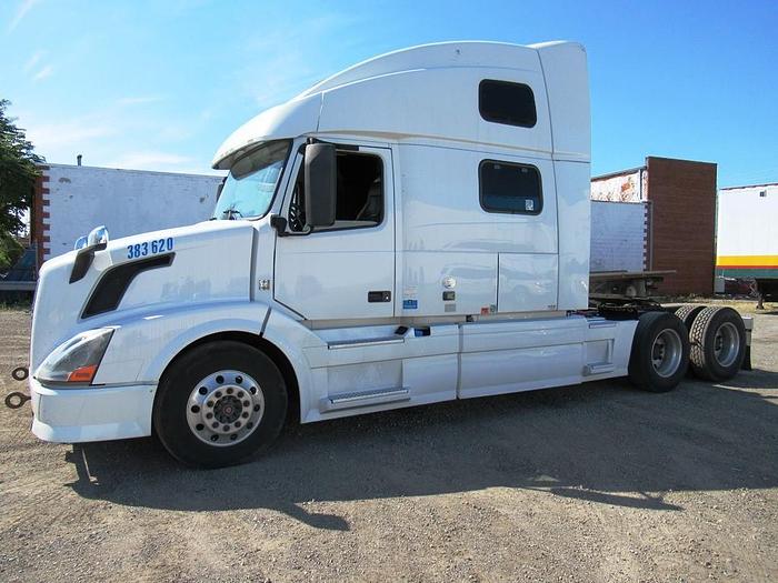 Used 2012 VOLVO VNL780
