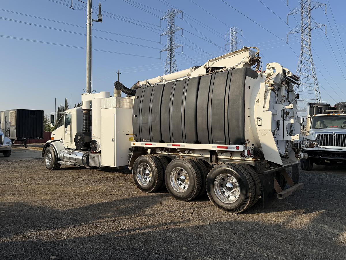 Used 2012 Kenworth T800 MUD DOG 1600