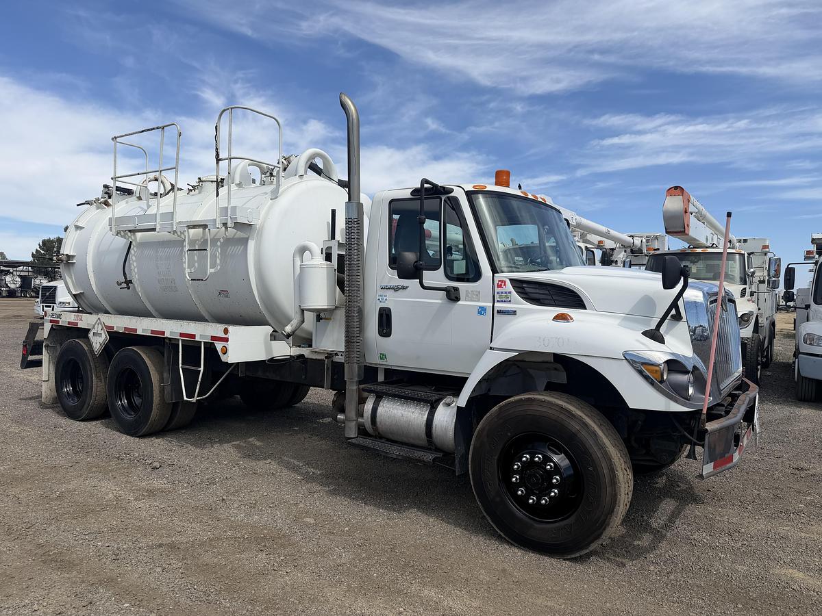 Used 2009 INTETNATIONAL PRESVAC DOT