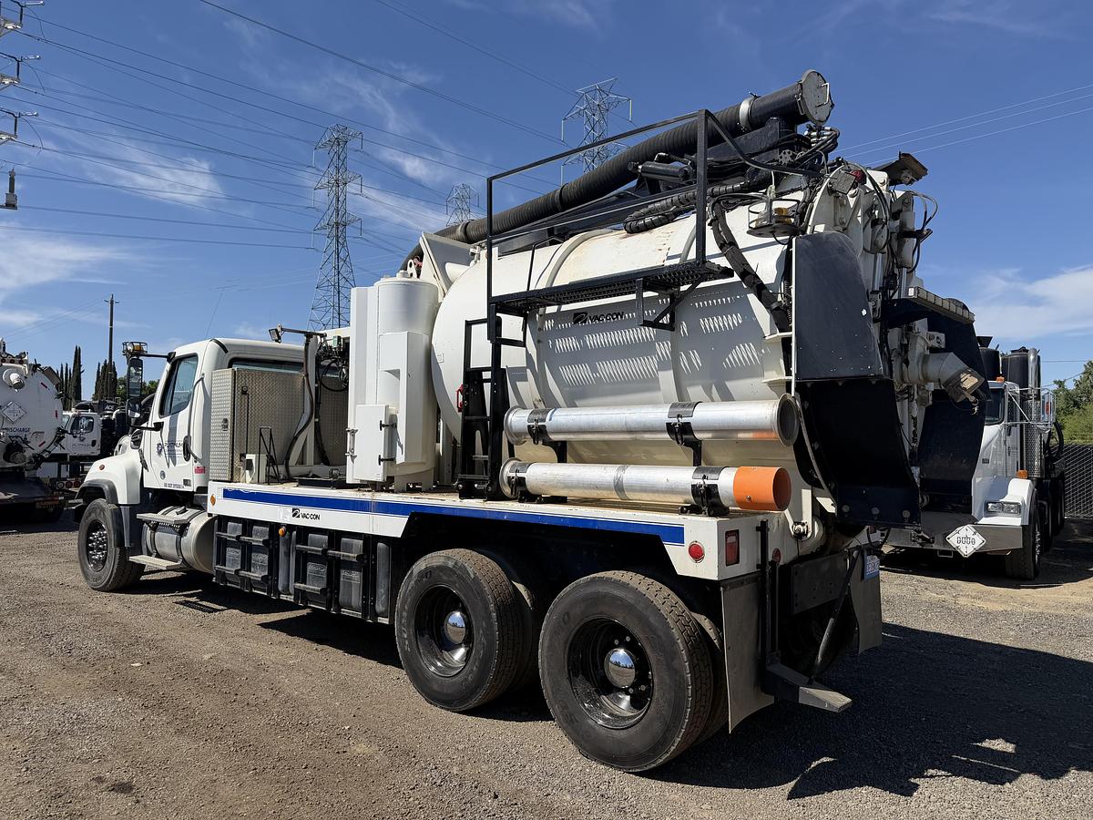 Used 2014 VACCON HYDRO X FREIGHTLINER