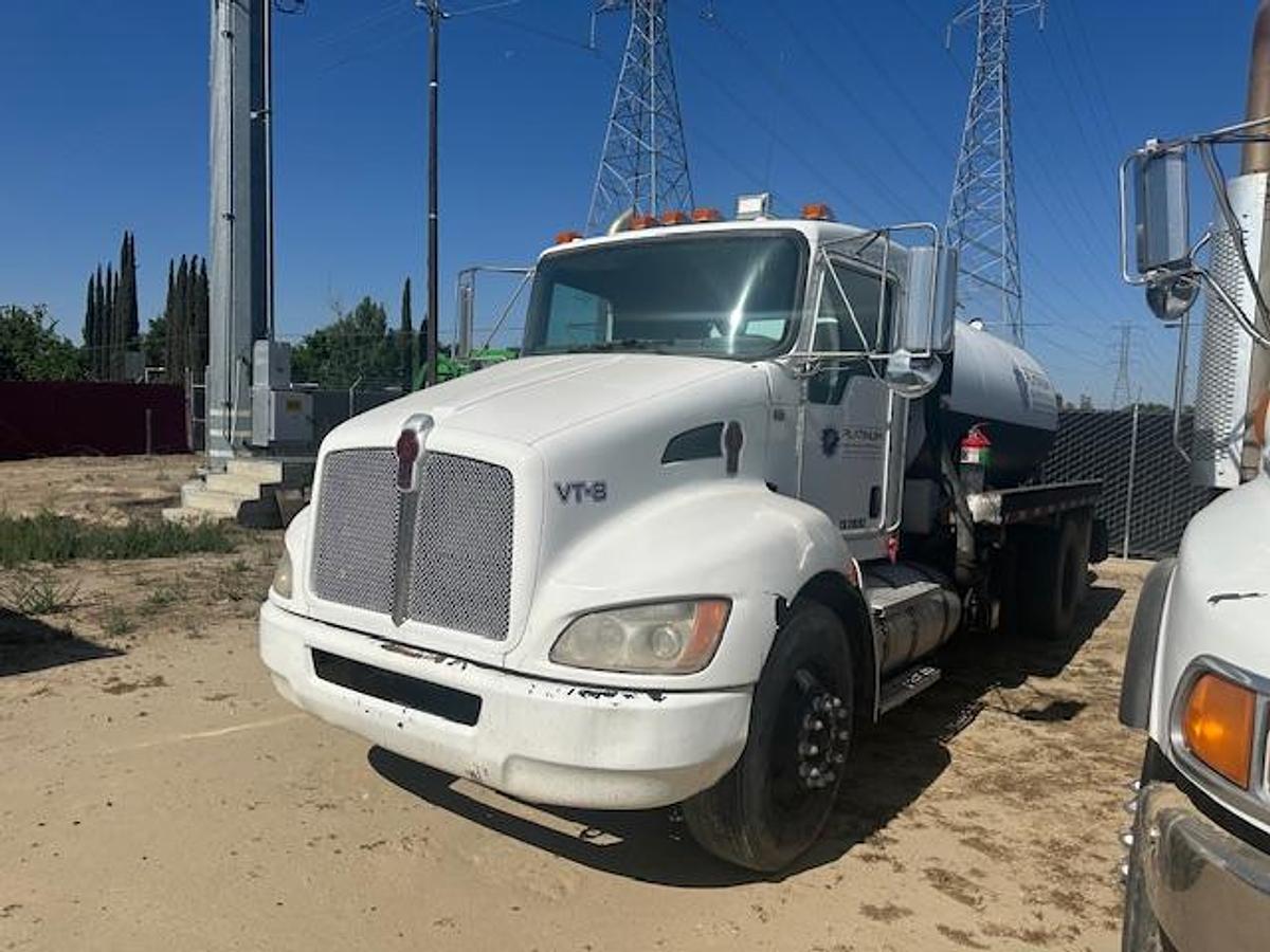 Used 2010 Kenworth T370