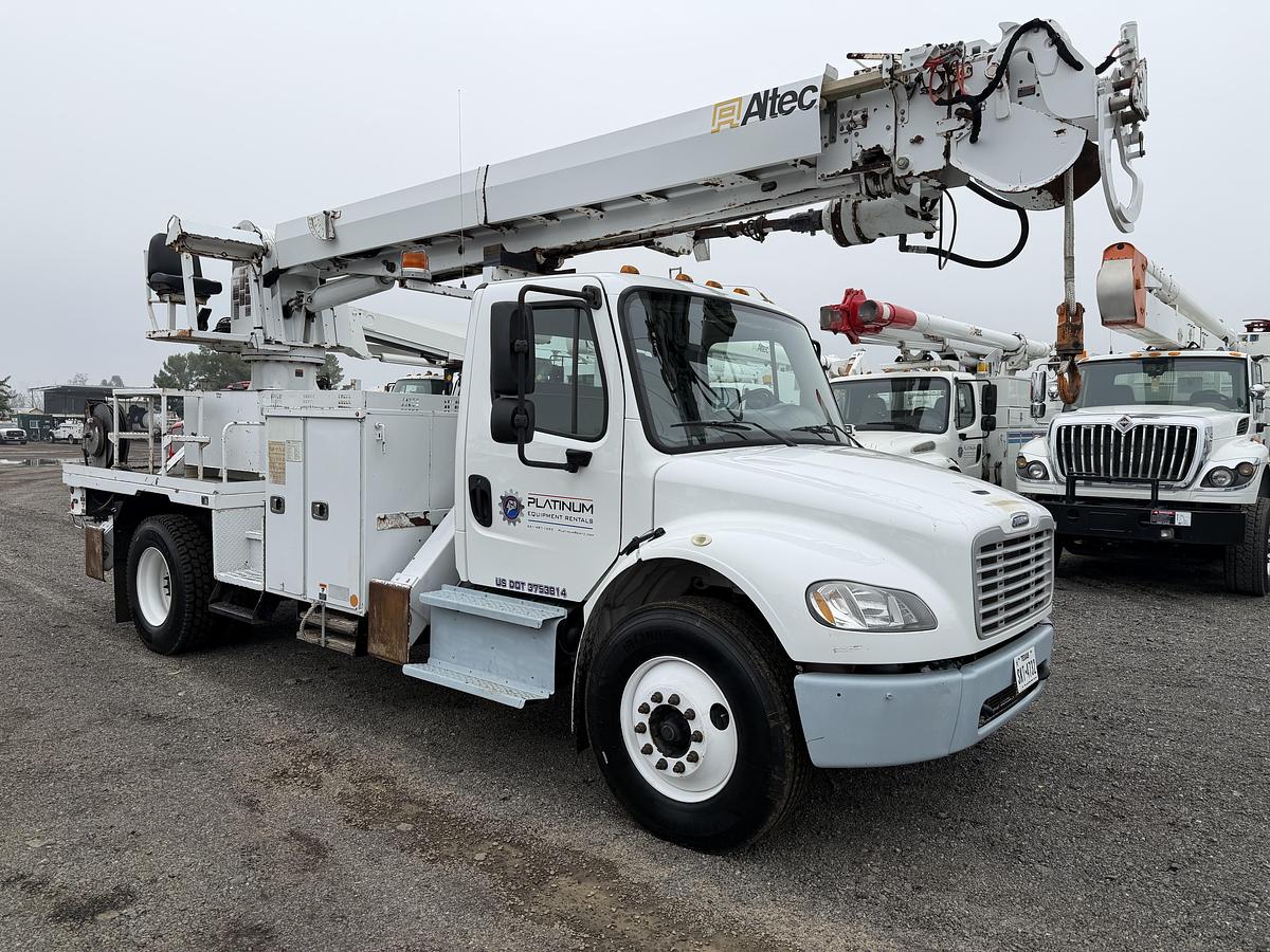 Used FREIGHTLINER ALTEC DM47BT DIGGER DERRICK