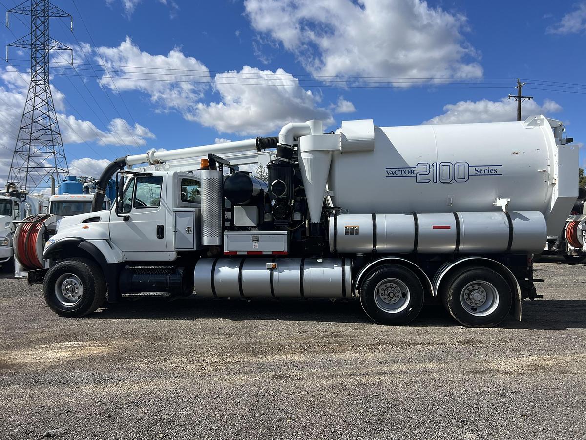 Used 2007 INTERNATIONAL VACTOR CLASSIC