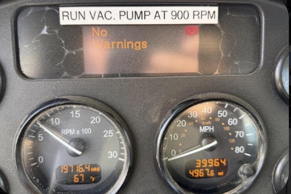 Used 2013 PETERBILT 70BBL DOT VACUUM