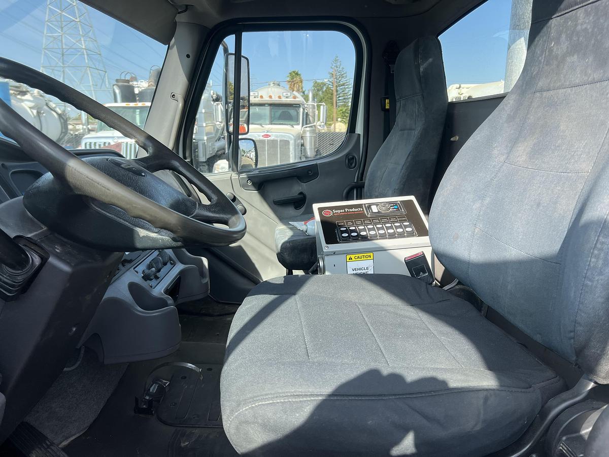 Used 2015 FREIGHTLINER CAMEL SUPER PRODUCTS