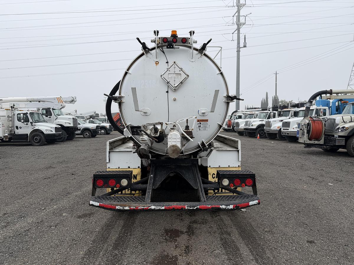 Used 2012 PETERBILT 348 DOT 70BBL PRESVAC