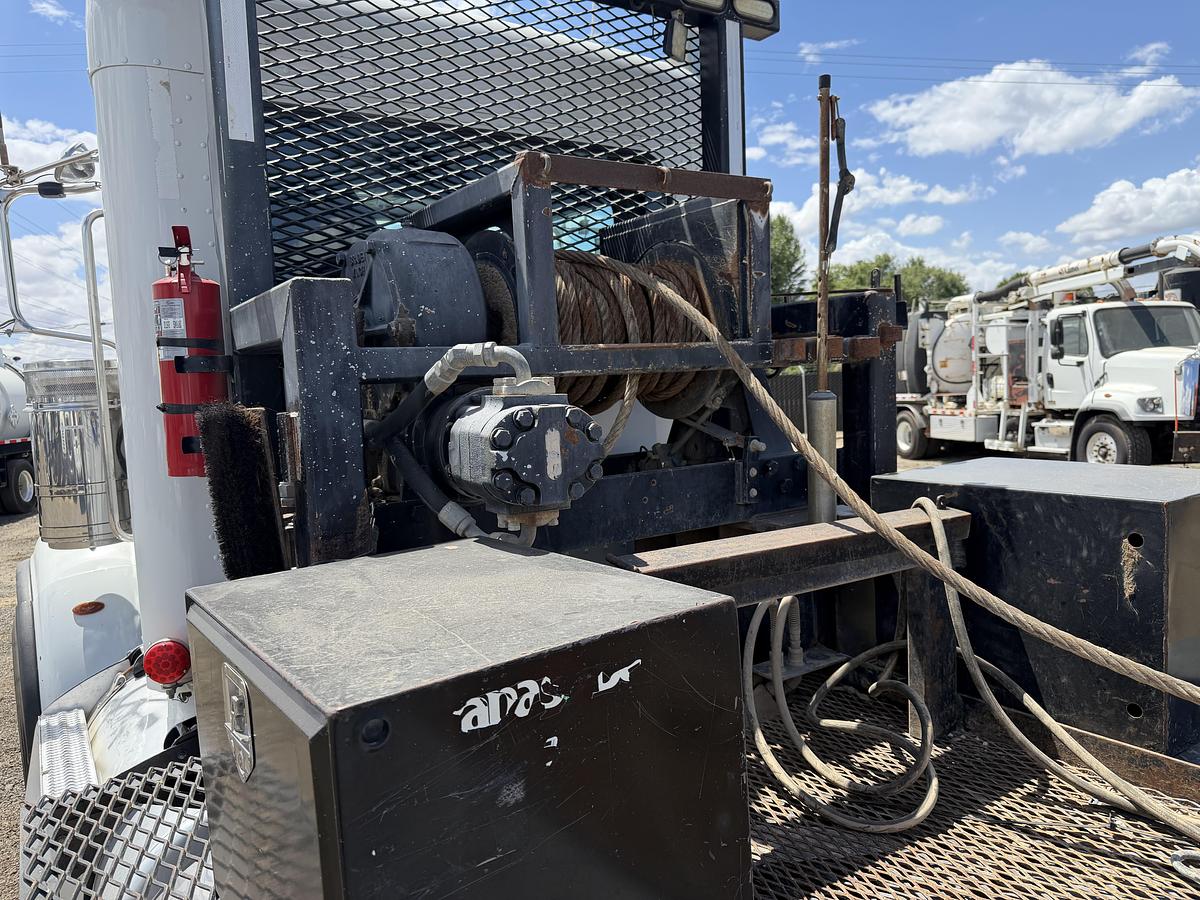 Used 2014 WINCH TRUCK PETERBILT 367