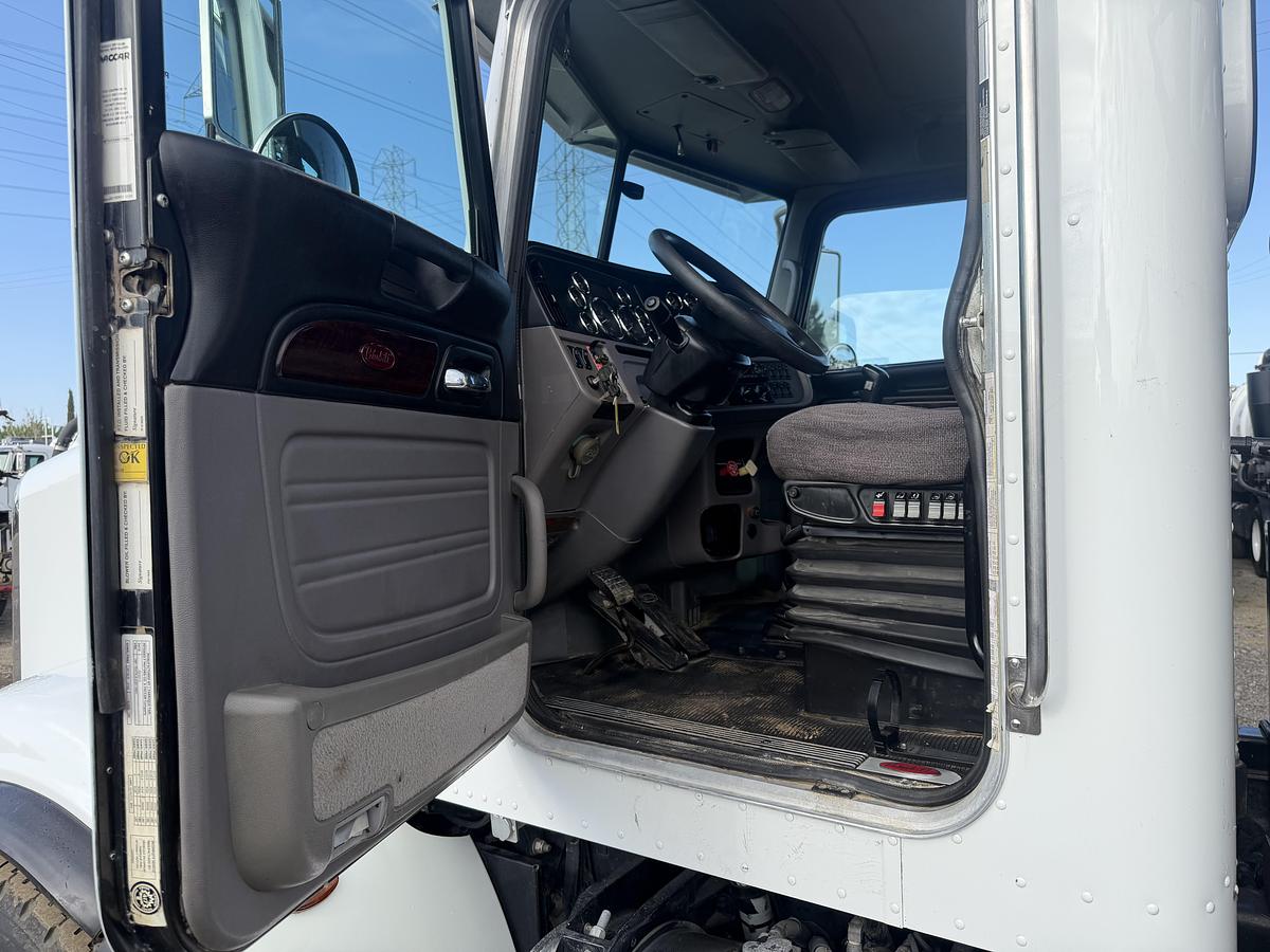 Used 2014 CUSCO DOT 110BBL PETERBILT 367