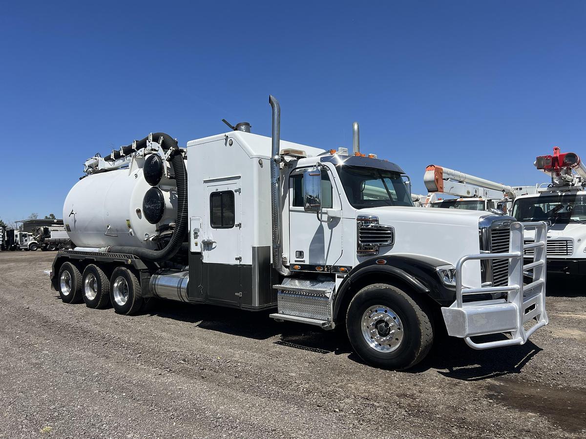 Used 2012 Freightliner  122sd