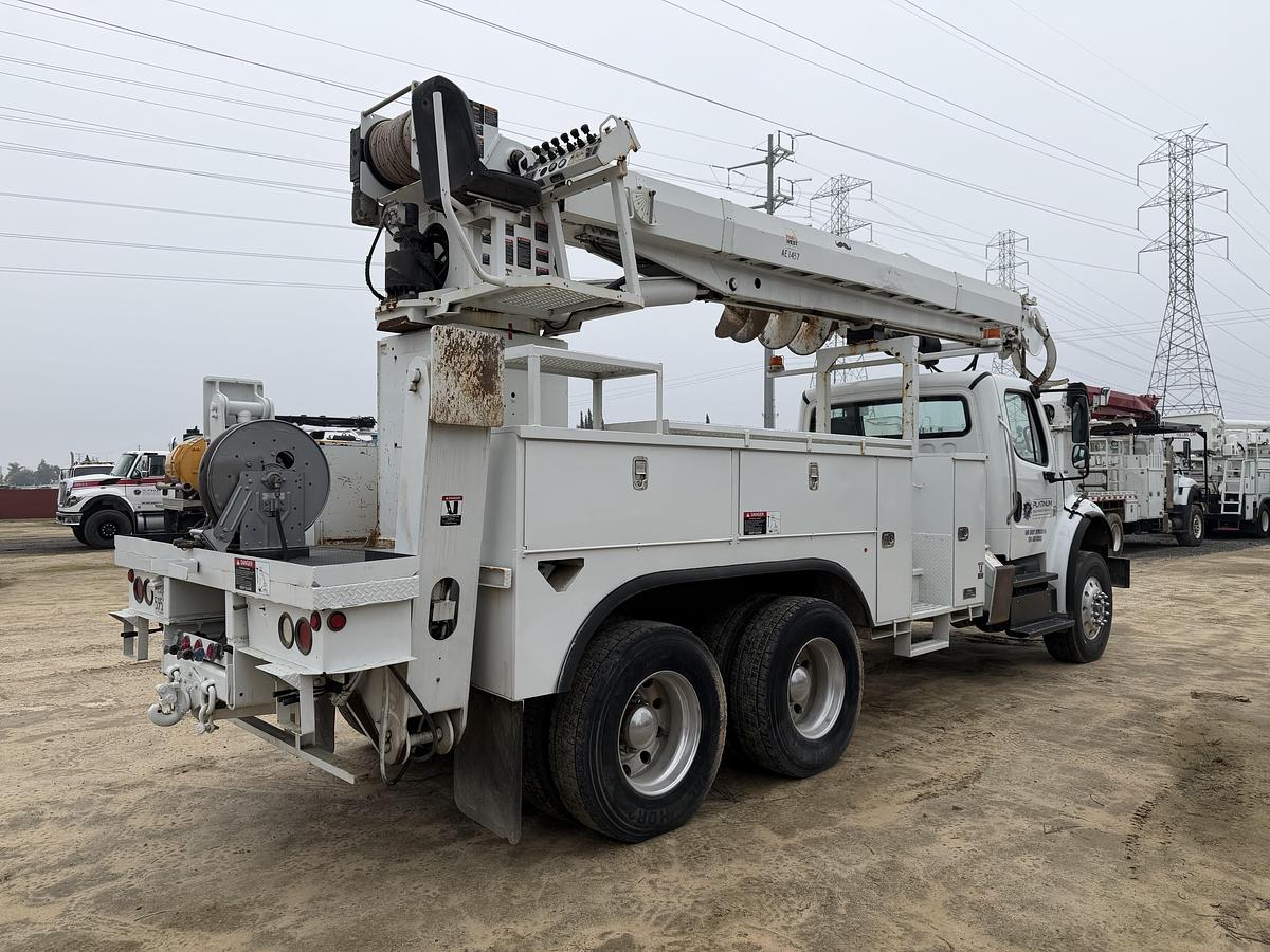 Used FREIGHTLINER ALTEC D3060B DIGGER DERRICK