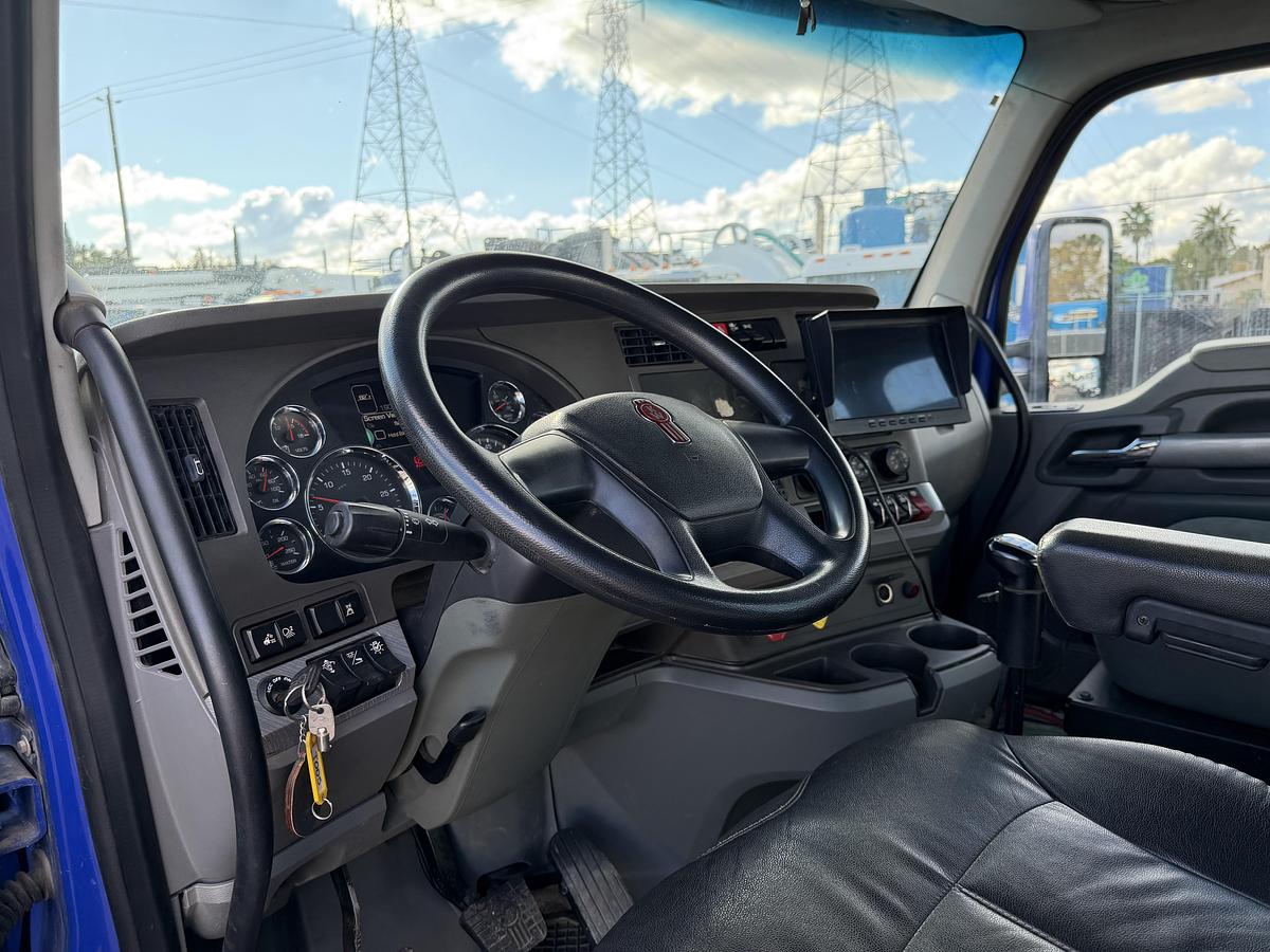 Used 2016 KENWORTH T880 KNUCKLE BOOM 