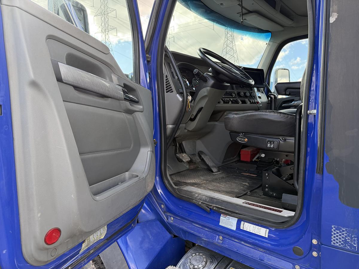 Used 2016 KENWORTH T880 KNUCKLE BOOM 