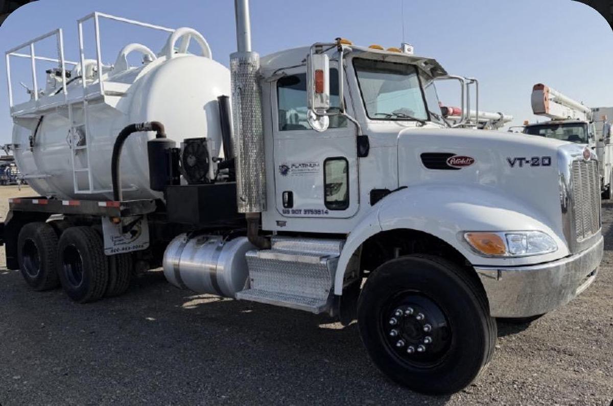 Used 2013 PETERBILT 70BBL DOT VACUUM
