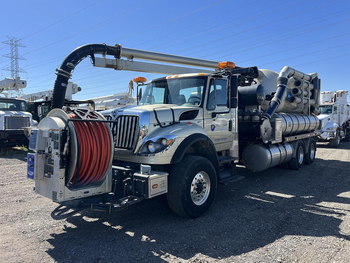 Used 2011 International 7600