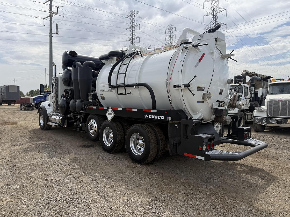 Used 2015 STAINLESS CUSCO TURBO VAC KENWORTH T880