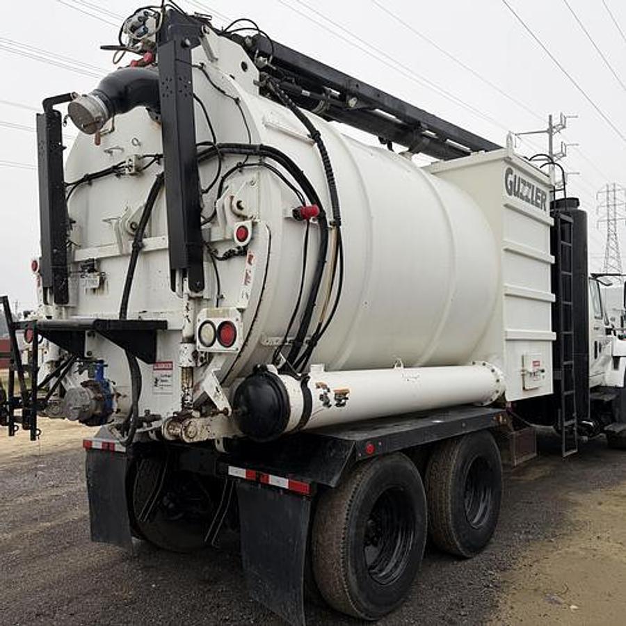 Used 2010 International 7600