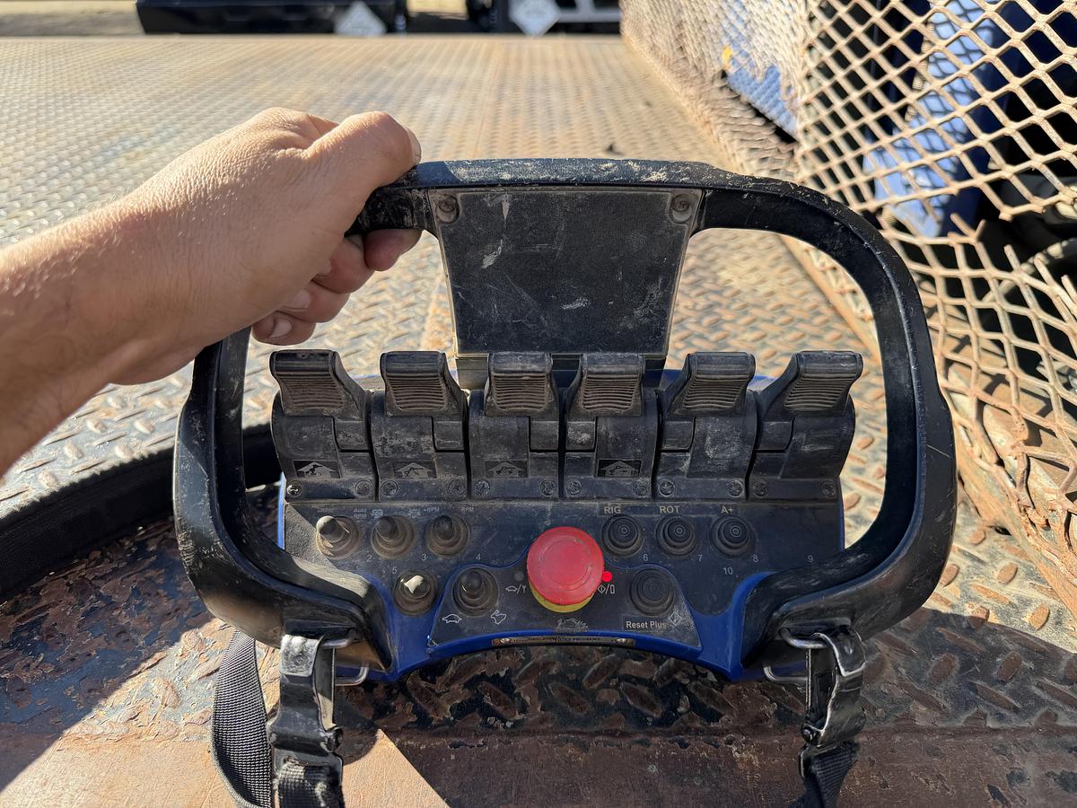 Used 2013 KENWORTH T800 KNUCKLE BOOM 