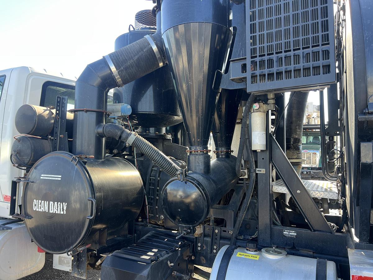 Used 2011 International 7600