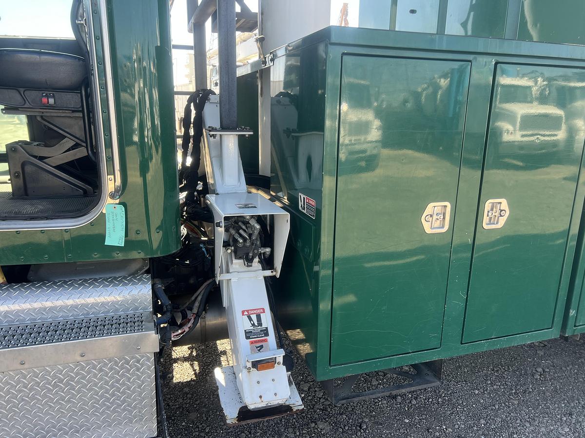 Used 2012 Peterbilt 348