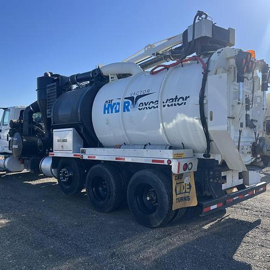 Used 2011 International 7600