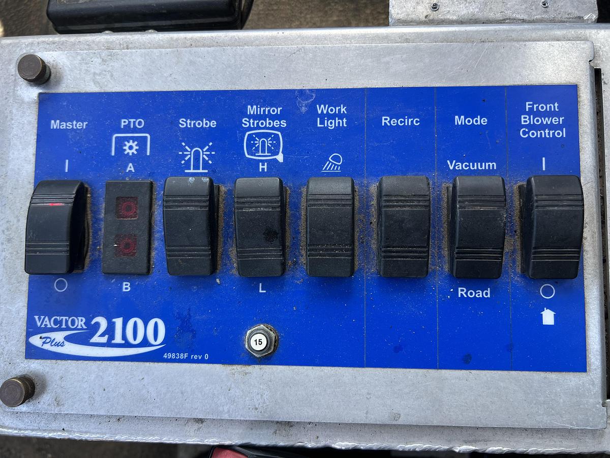 Used 2011 International 7600