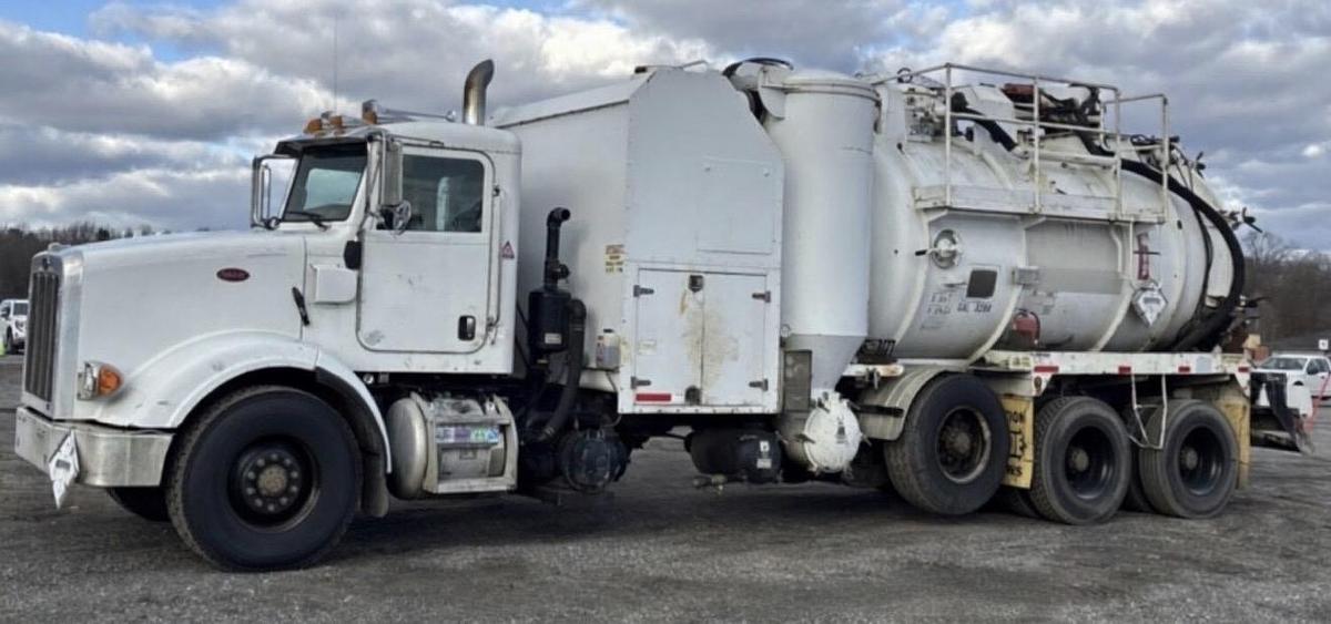 Used 2011 PRESVAC POWER VAC PETERBILT 365 