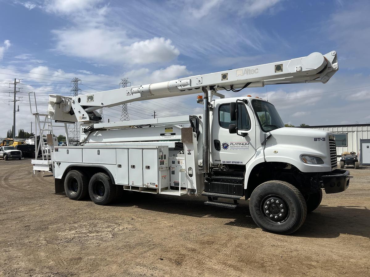Used 100’ ALTEC ELEVATOR FREIGHTLINER 6X6